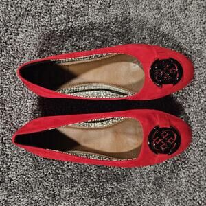 Women's Red Daisy Fuentes Faux Suede Vintage Flats. 7.5